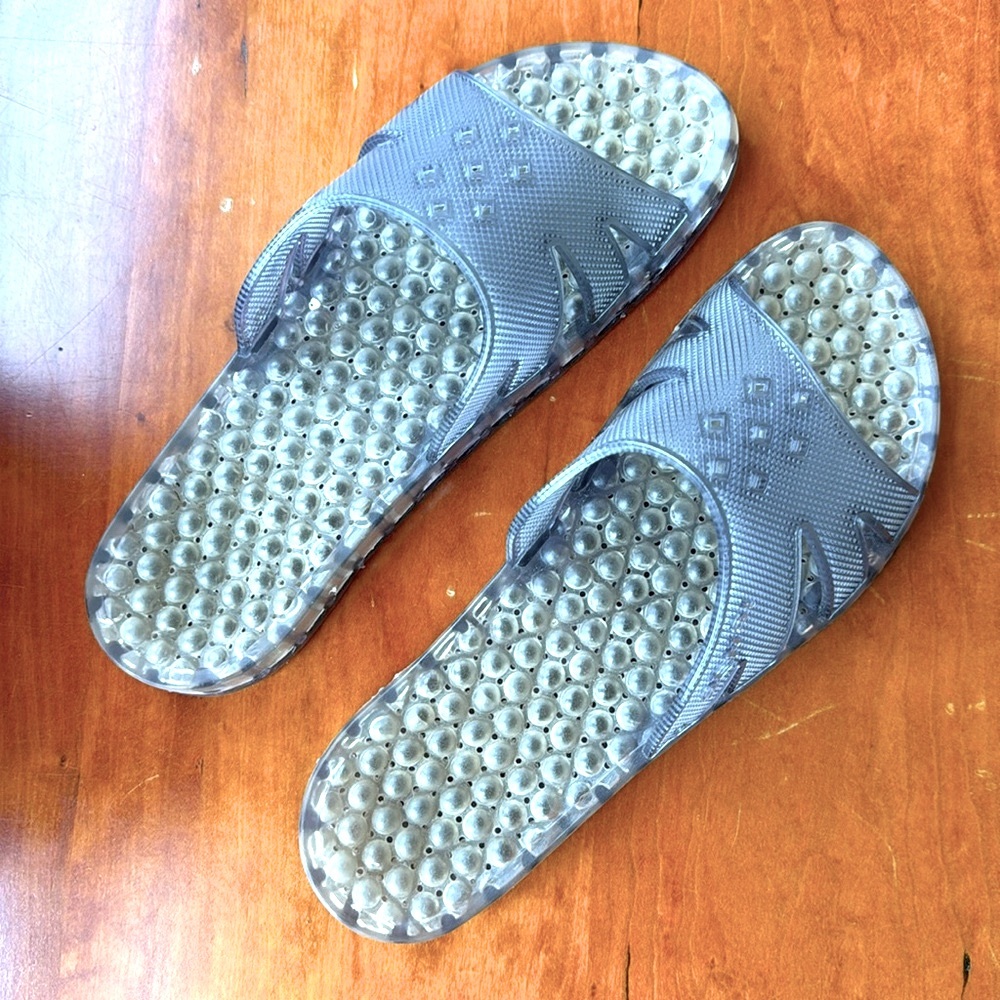 SENSEI SPA SANDALS. Size 9 (40-41), blue-gray. Bubble footbed. Good condition.